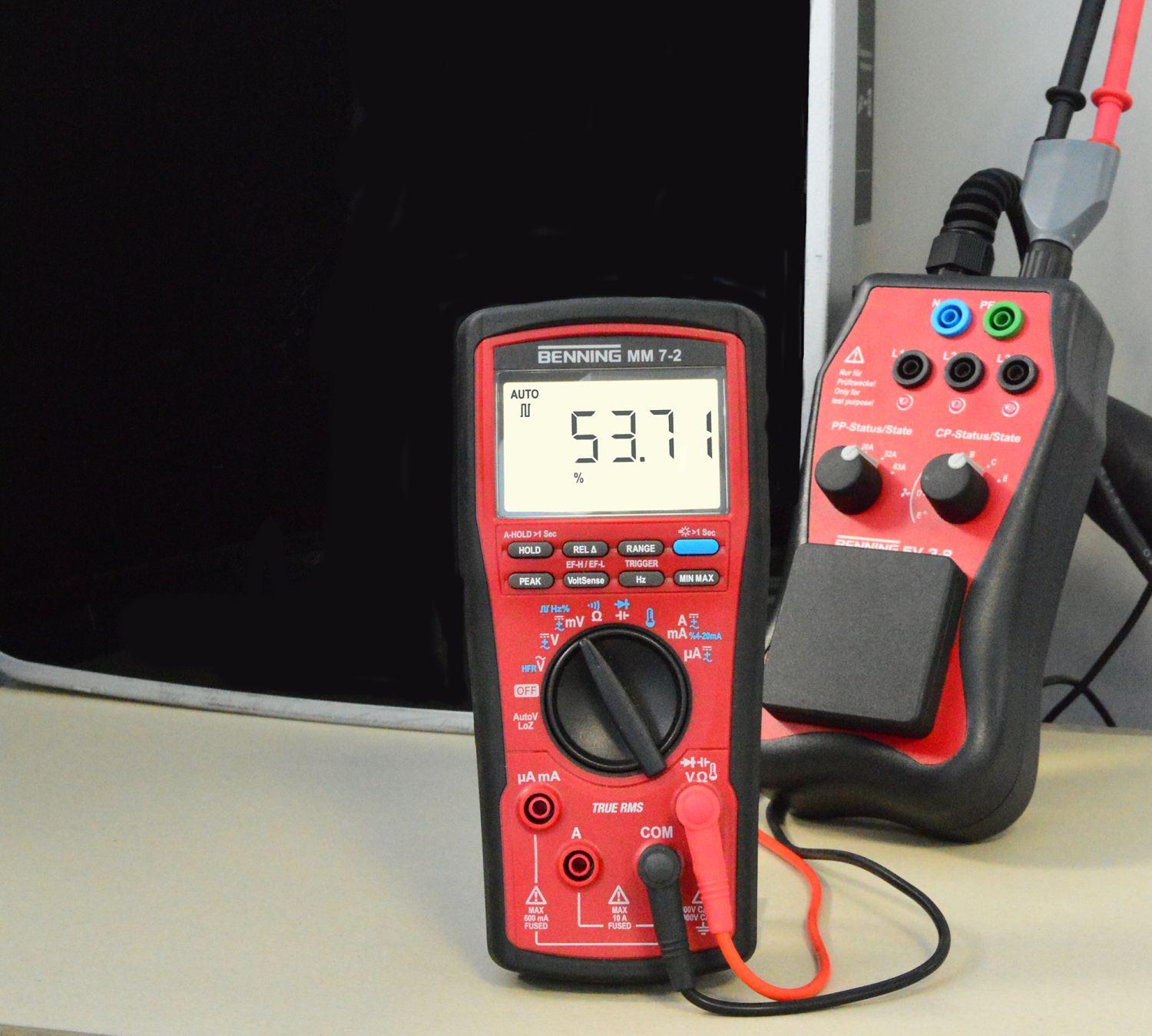 BENNING MM 7-2 Digitale Multimeter TRUE RMS.png
