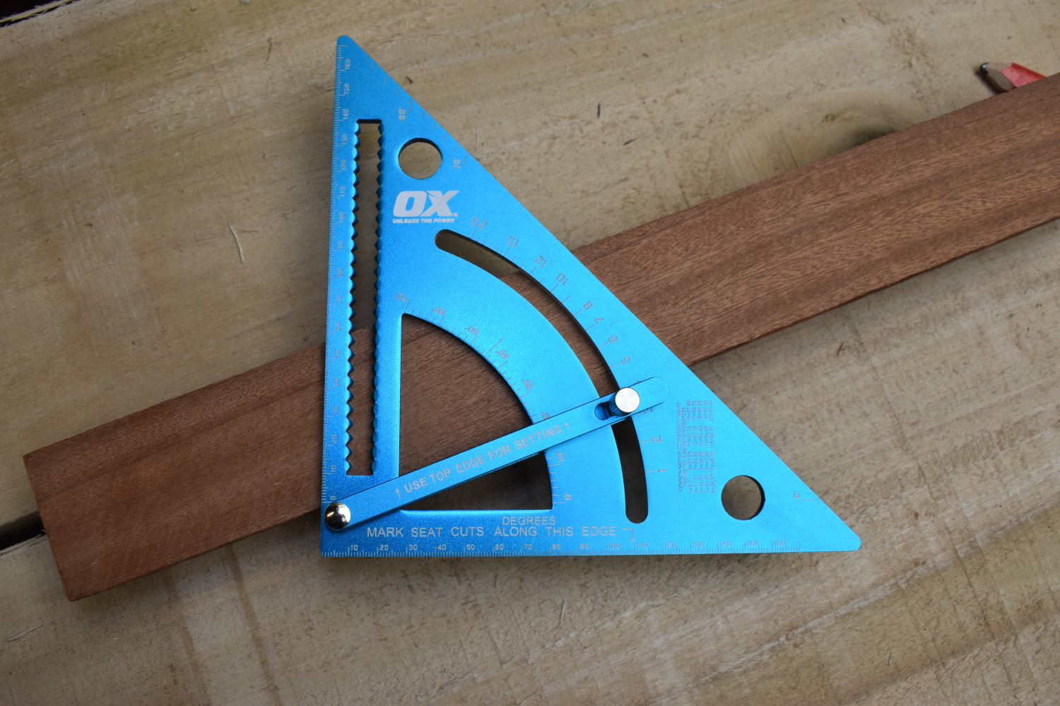 OX Pro Verstelbare Aluminium Spant Vierkant 180mm.png