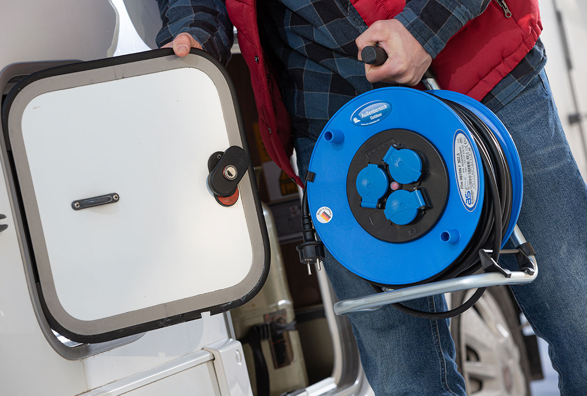 Schwabe Camping Kabelhaspel Neopreen 230V/16A IP44 H07RN-F 3G2.5 25m