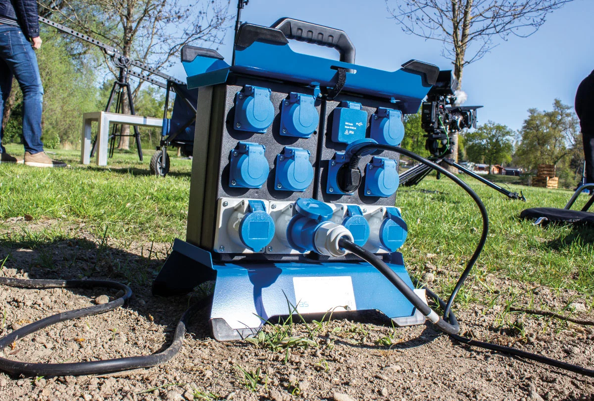 Schwabe Camping CEE Powerlight Stroomverdeler Stecky DUO 5 230V IP44 3,4m.png