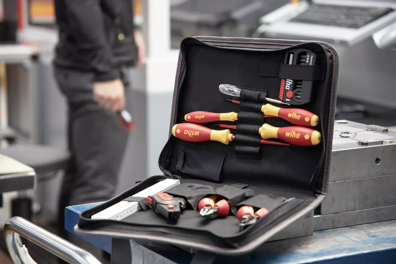 WIHA Gereedschapsset Elektricien Assorti in etui, 32-delig.png