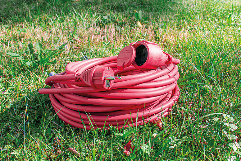 Schwabe Verlengkabel Rubber 230V/16A IP44 H05RR-F 3G1,5 rood 10m